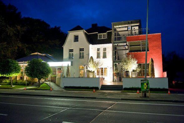 Rosenmeer Restaurant Und Hotel In Monchengladbach
